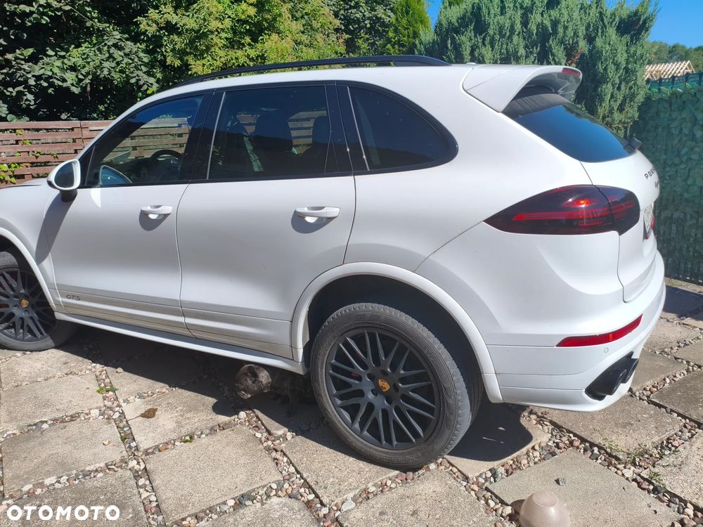 Porsche Cayenne GTS - 7