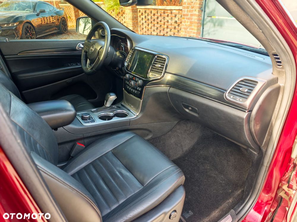 Jeep Grand Cherokee - 16