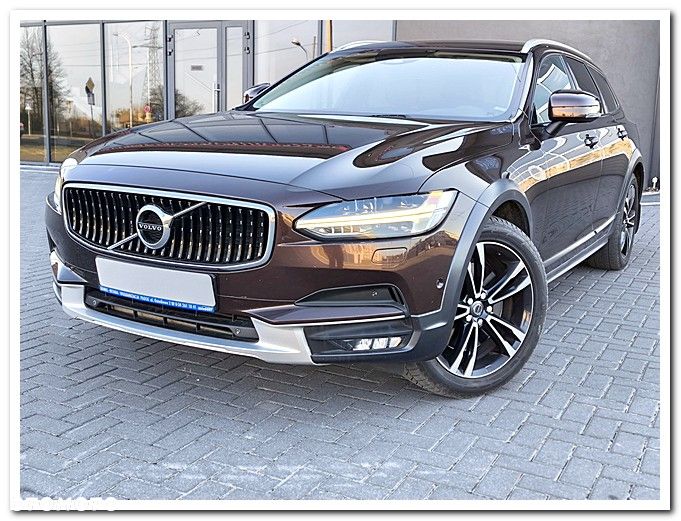 Volvo V90 Cross Country - 11
