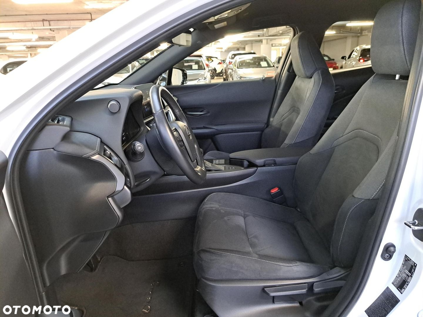 Lexus UX - 8