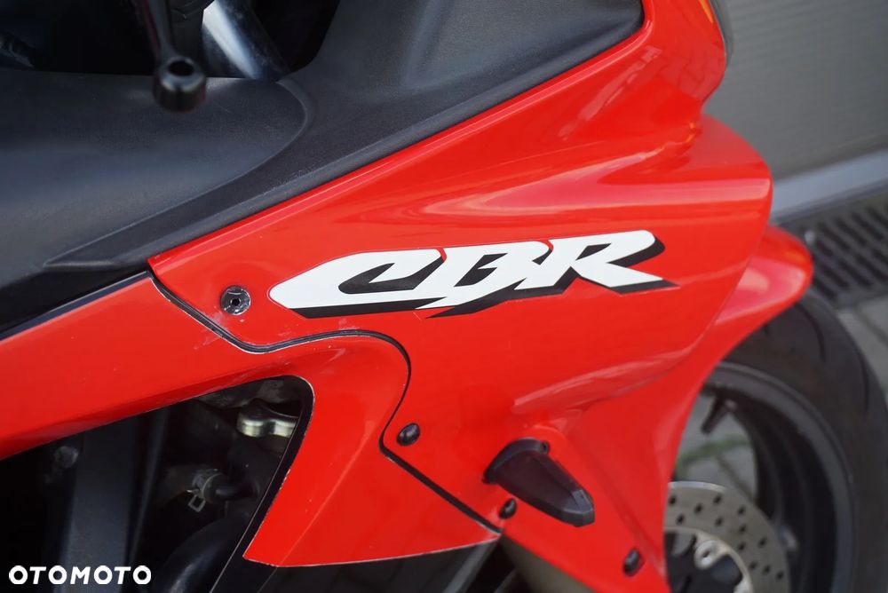Honda CBR - 8