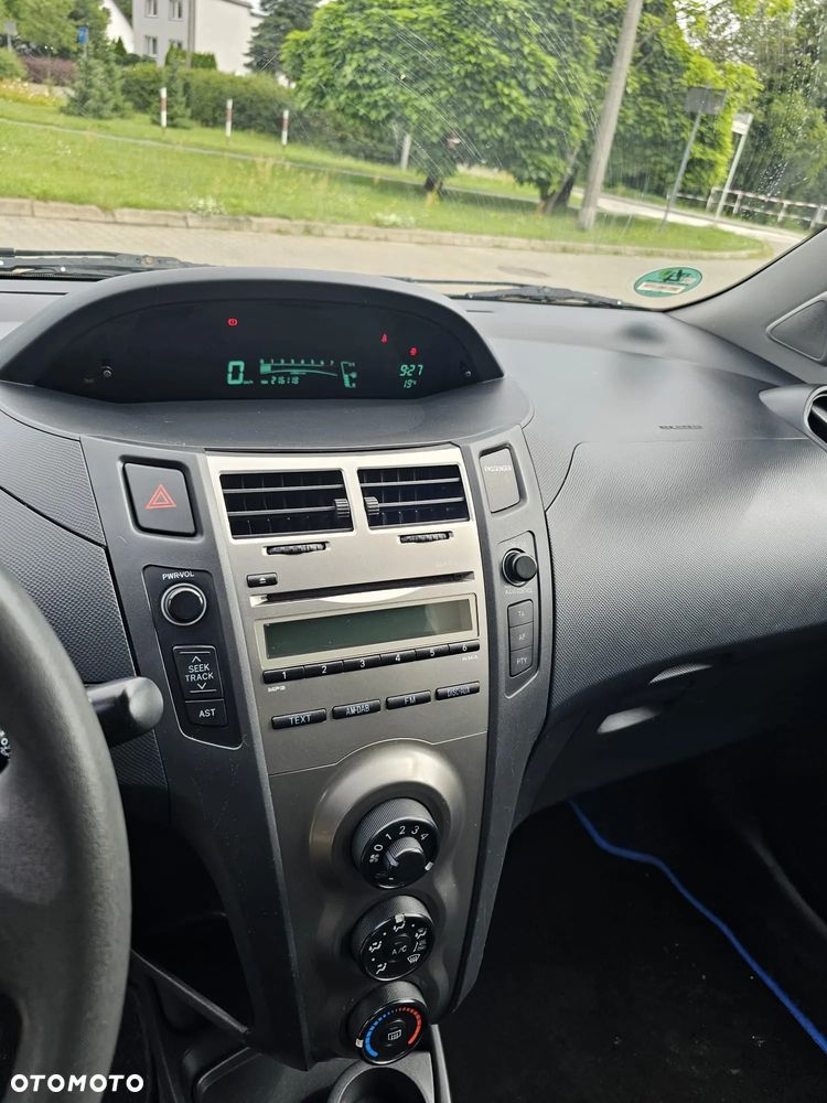Toyota Yaris 1.33 Sol - 11