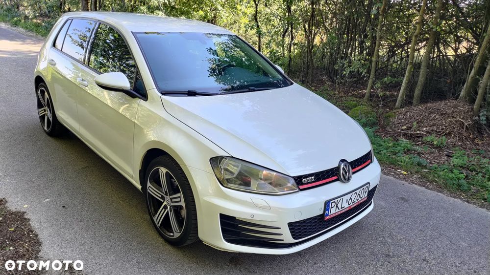 Volkswagen Golf 1.6 TDI BlueMotion Technology Cup - 17