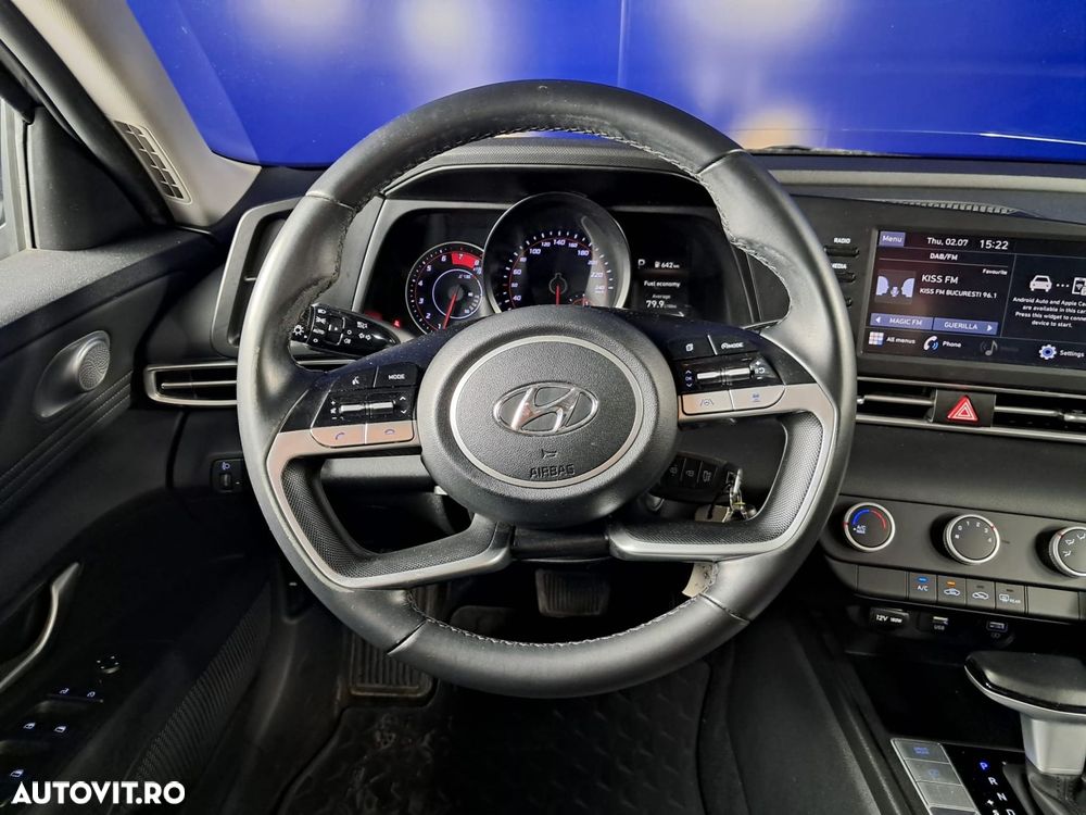 Hyundai Elantra - 13
