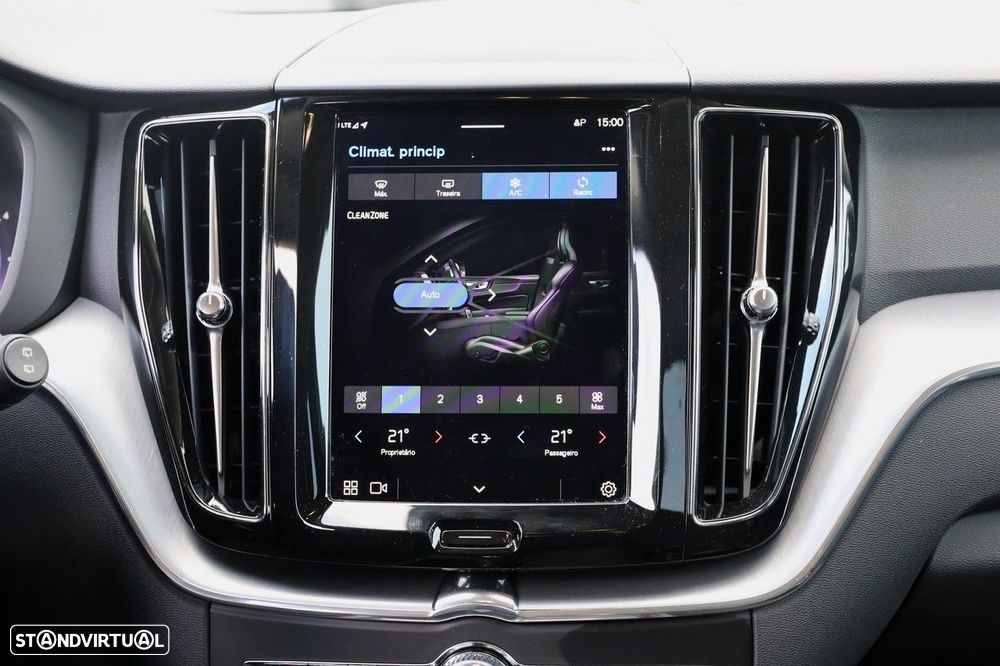 Volvo XC 60 2.0 B4 Momentum Plus - 22