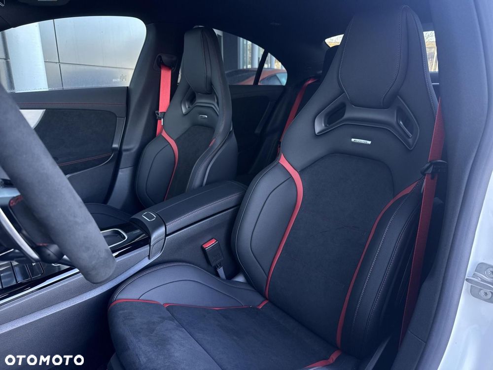 Mercedes-Benz CLA - 11