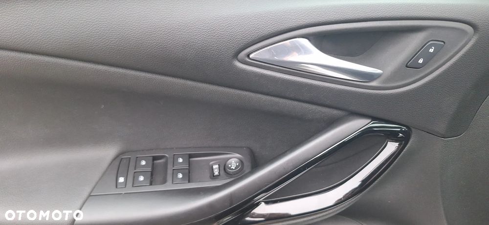 Opel Astra 1.2 T Elegance S&S - 10