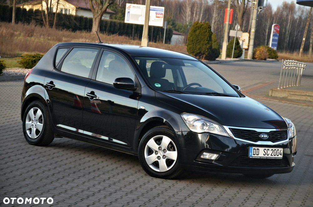 Kia Ceed - 10