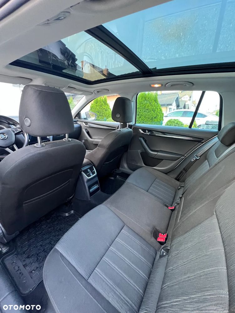 Skoda Octavia 1.4 TSI Ambition DSG - 8