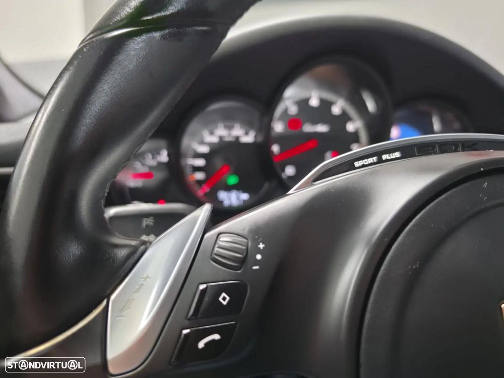 Porsche 911 (991) Turbo PDK - 15