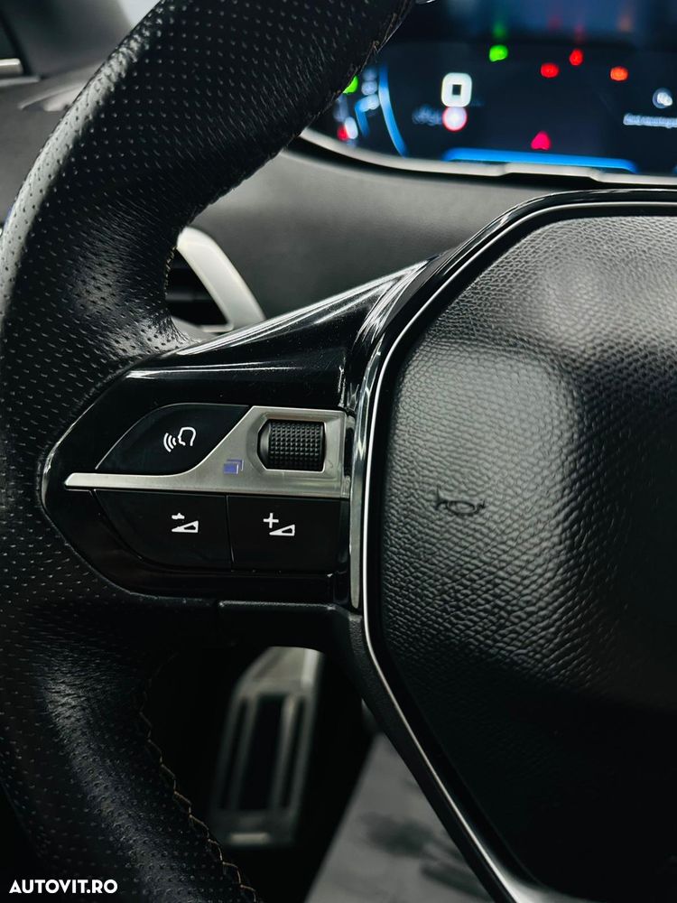 Peugeot 3008 1.2 PureTech Turbo S&S GT-Line - 30