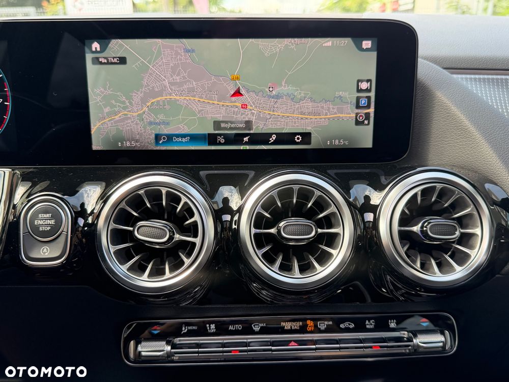 Mercedes-Benz GLA - 21