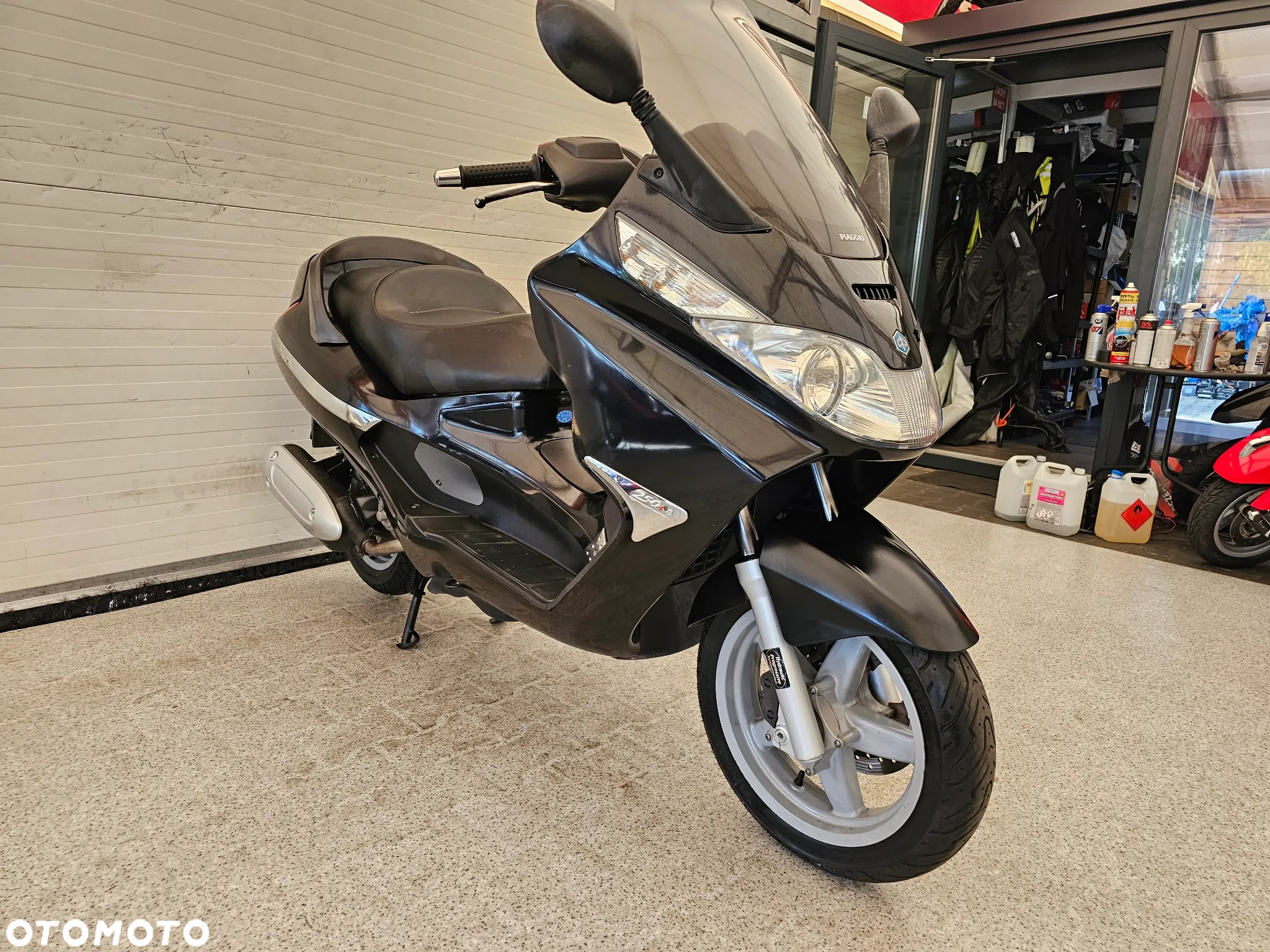 Piaggio X9 - 2