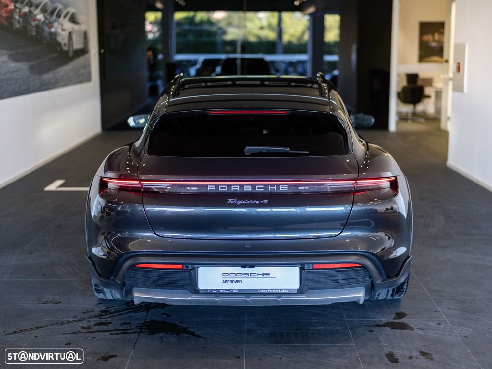 Porsche Taycan Cross Turismo 4 - 9