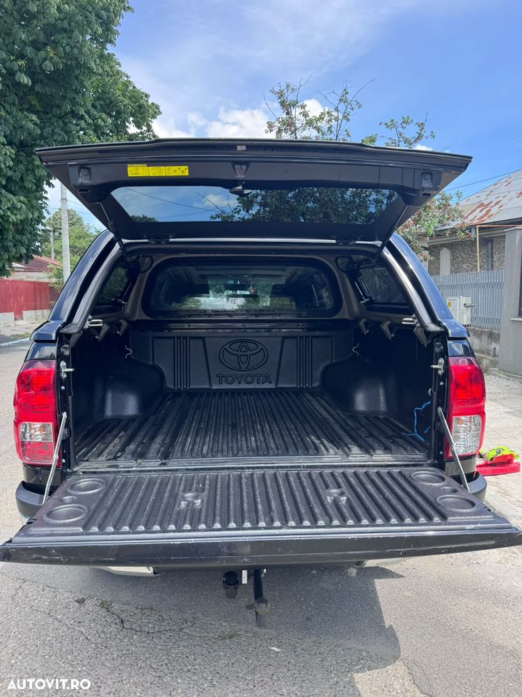 Toyota Hilux 4x4 Double Cab A/T Invincible - 9