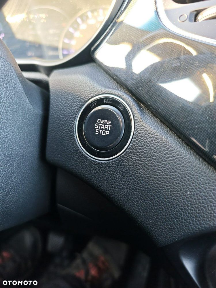 Kia Carens 1.6 GDI XL 7os - 16