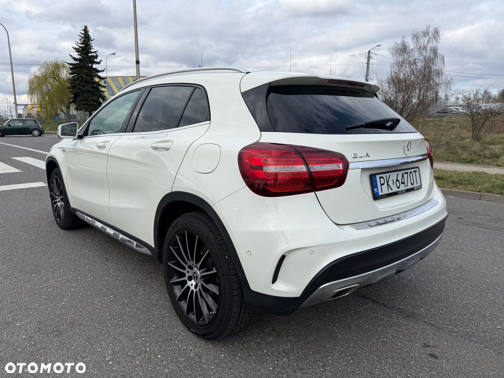 Mercedes-Benz GLA 180 7G-DCT UrbanStyle Edition - 9