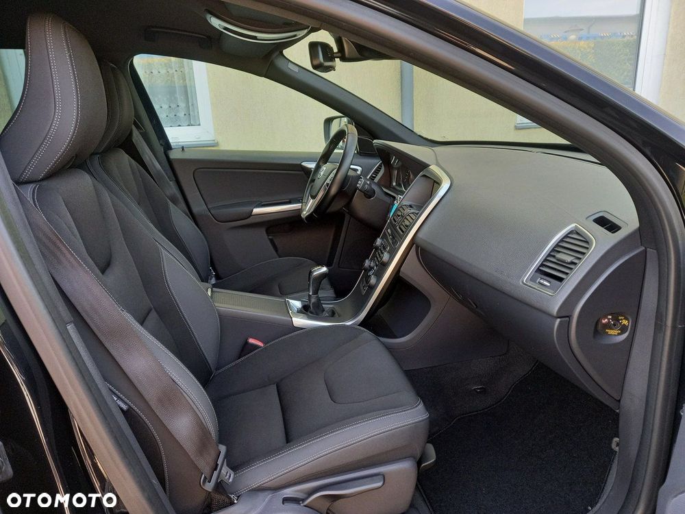 Volvo XC 60 D4 Drive-E Momentum - 22