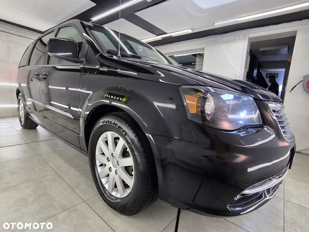 Chrysler Town & Country 3.6 Limited - 10