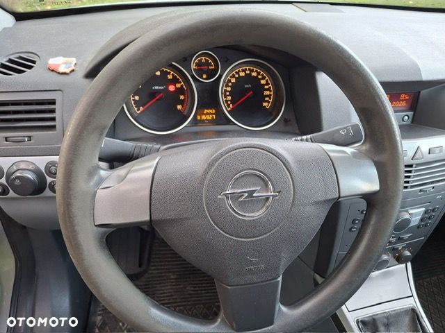 Opel Astra 2005 photo 2