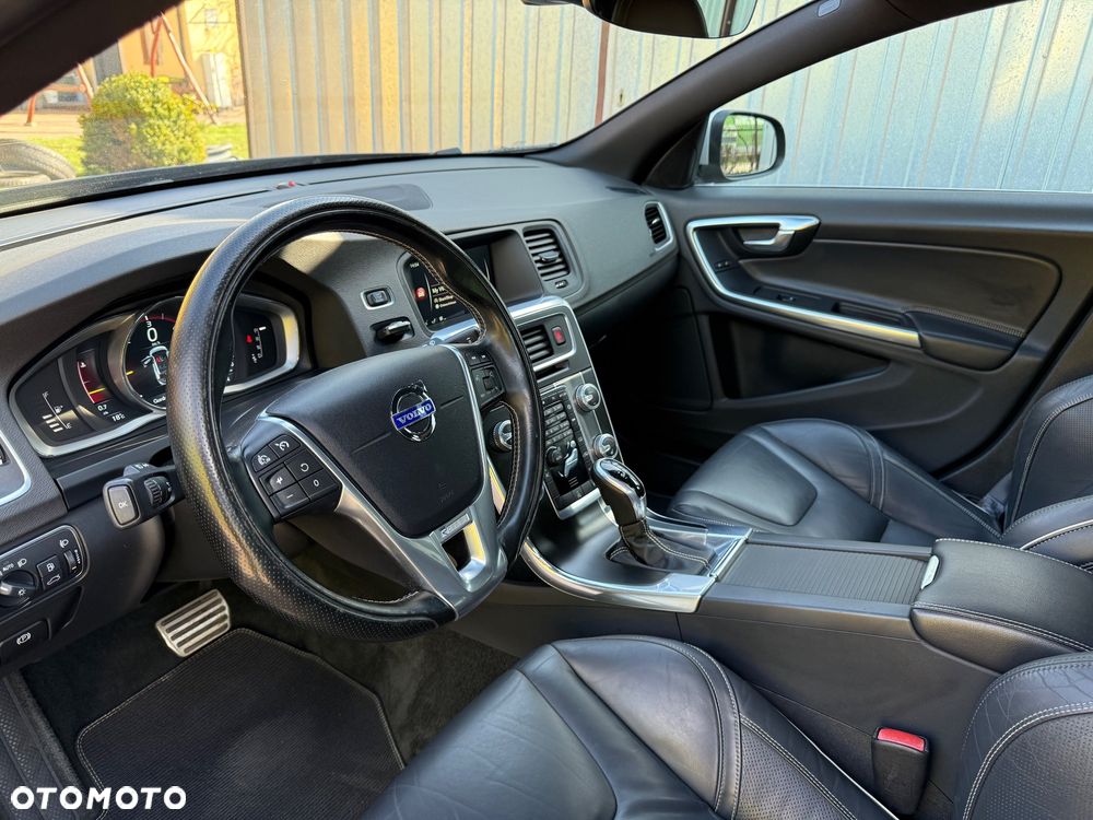 Volvo V60 D4 Geartronic RDesign - 39