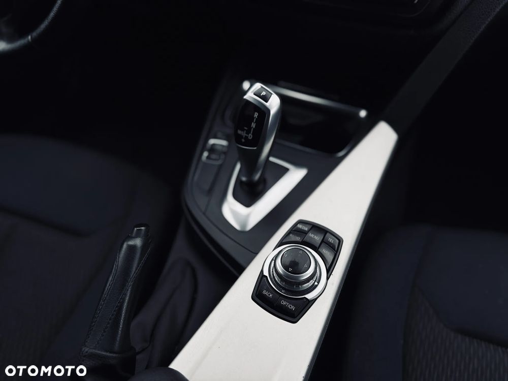 BMW Seria 3 318d - 24