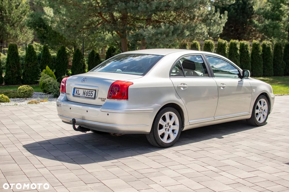 Toyota Avensis - 20