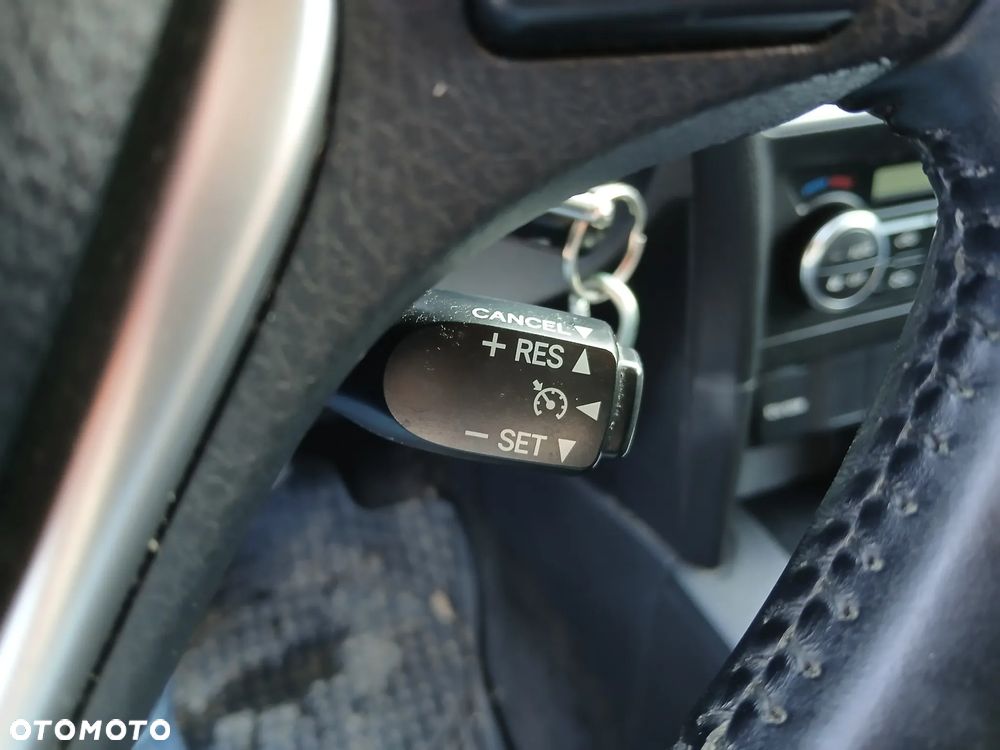 Toyota Auris 1.4 D-4D Premium - 22