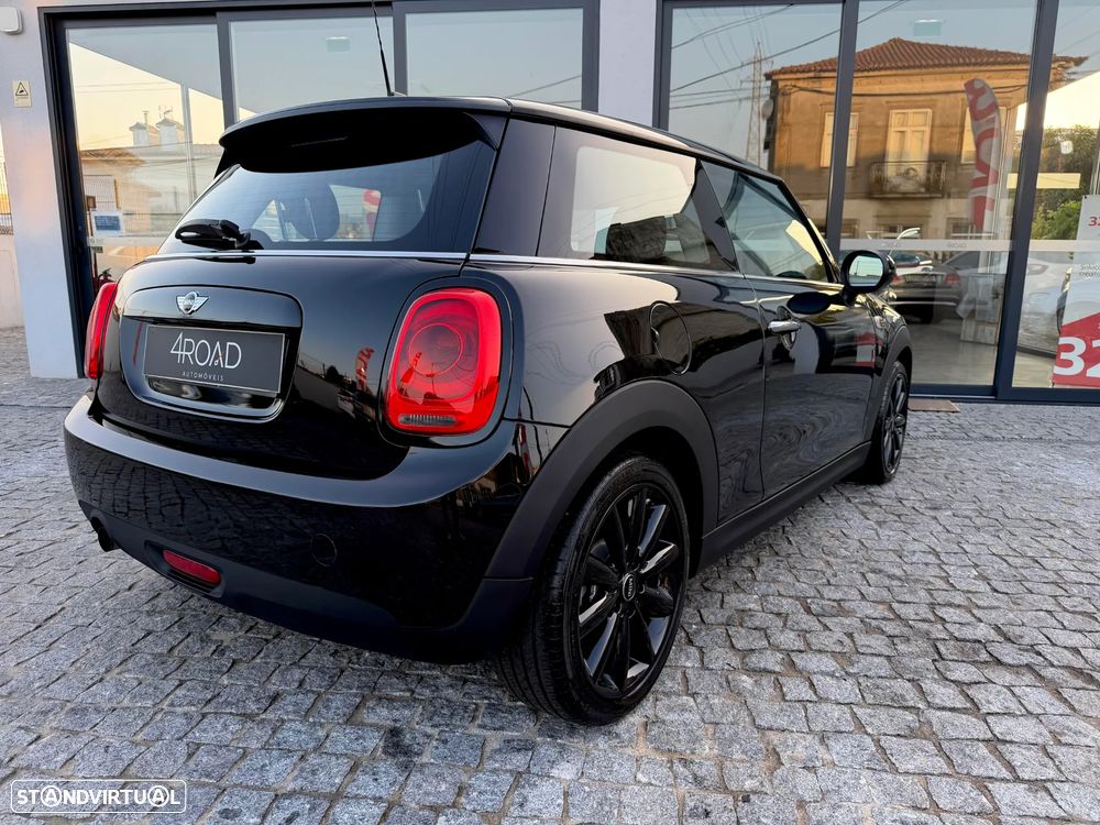 MINI 3 Portas One D - 22
