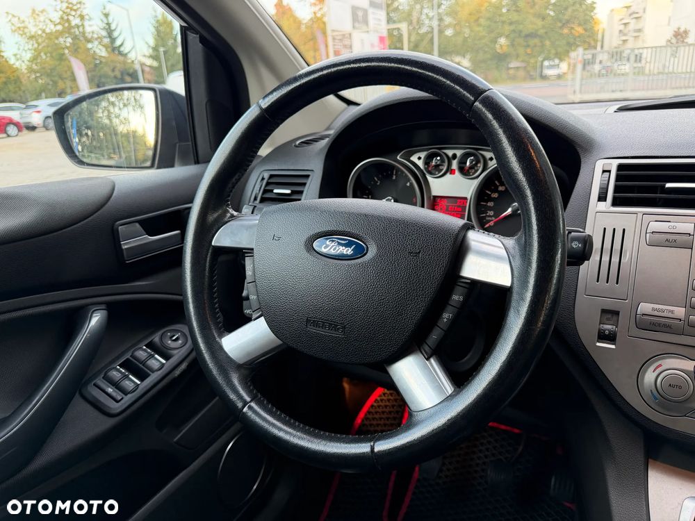 Ford Kuga - 34