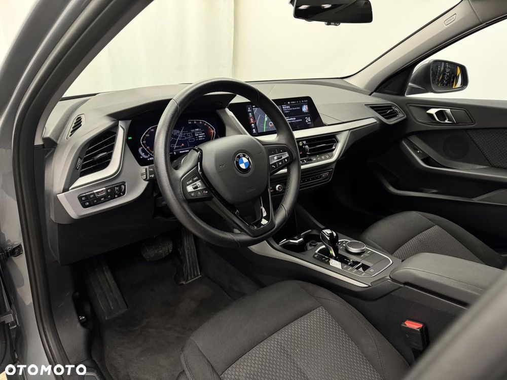 BMW Seria 1 - 16