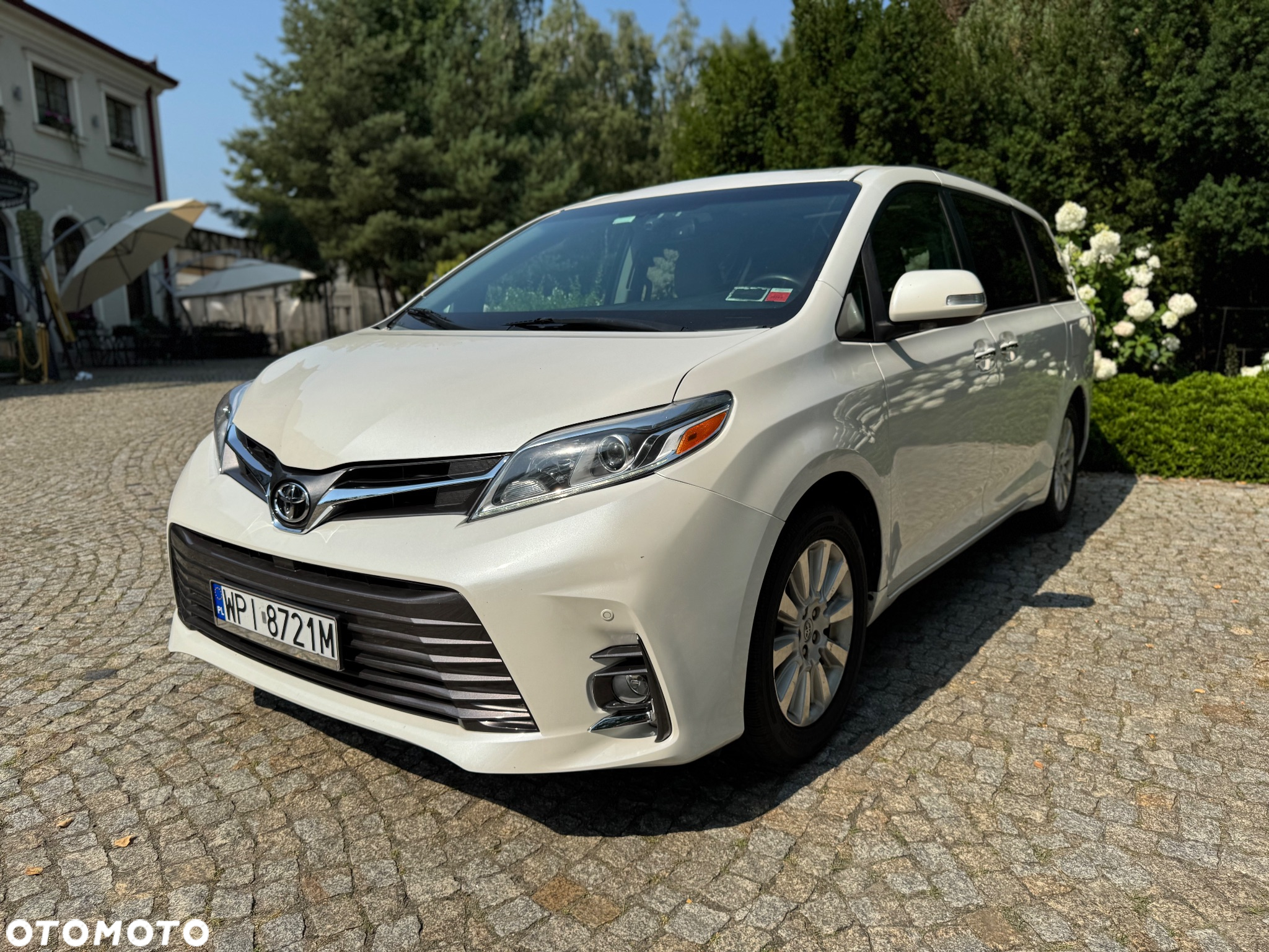 Toyota Sienna - 2