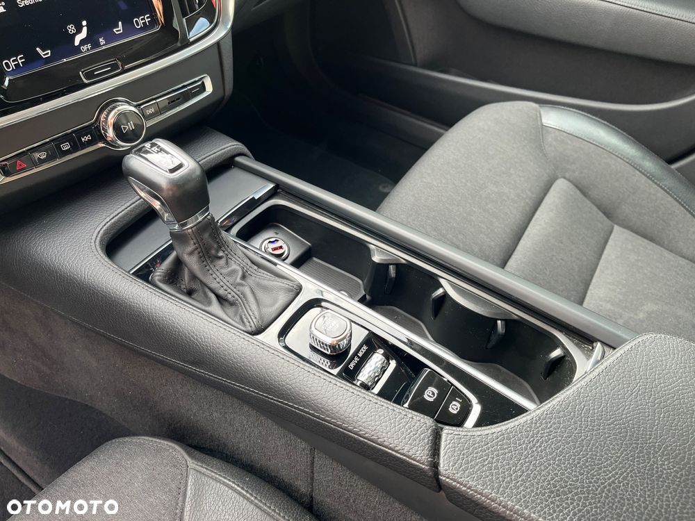 Volvo S90 D4 AWD Geartronic Momentum - 14