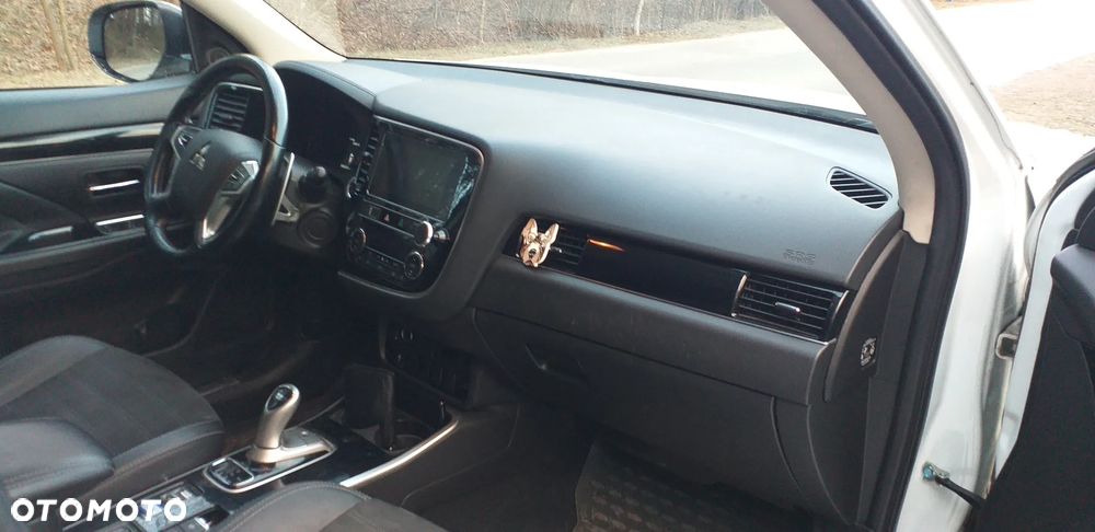 Mitsubishi Outlander ver-phev-intense-plus - 11