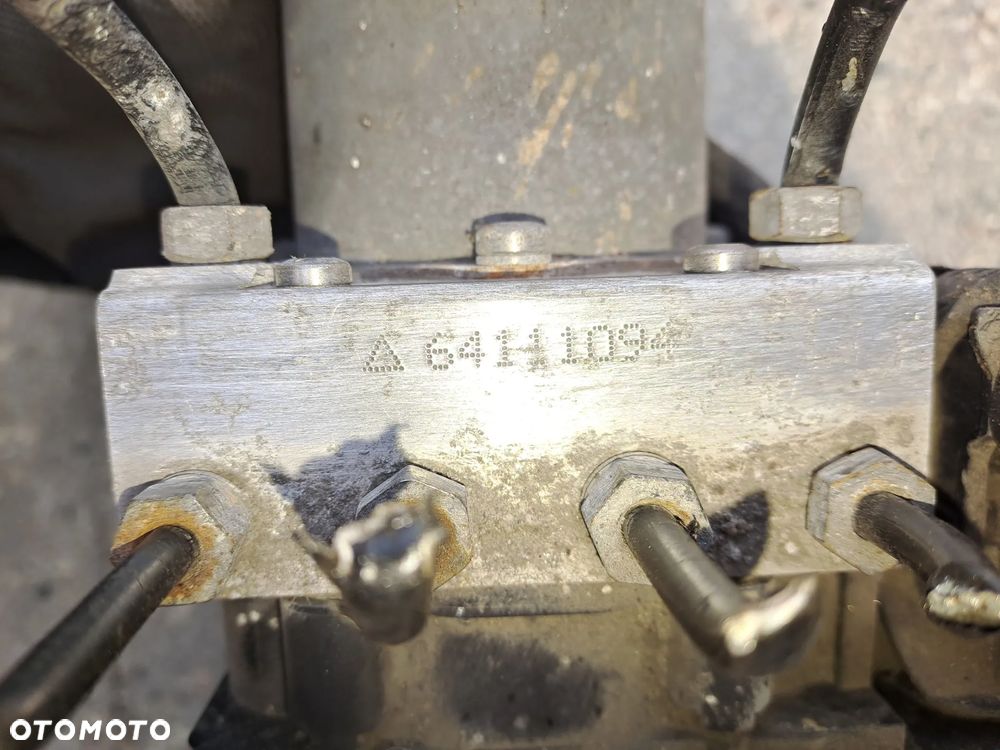 Skoda Rapid pompa sterownik abs 6R0614517BD plus wtyczka z wiązką - 17