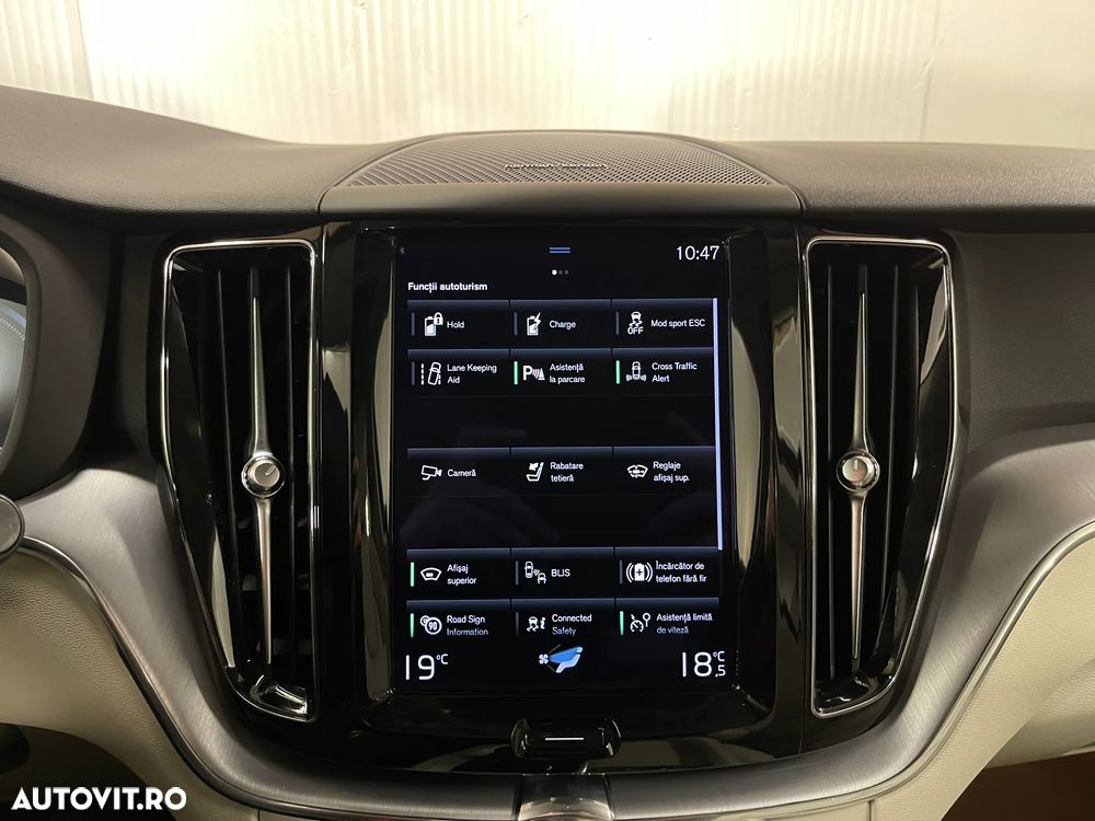 Volvo XC 60 T6 AWD Recharge Geartronic Inscription Expression - 17