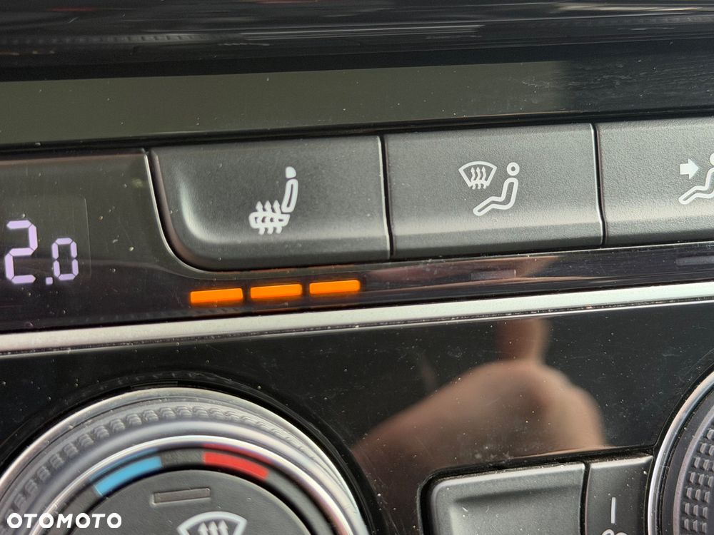 Volkswagen Golf 2.0 TDI SCR United - 14