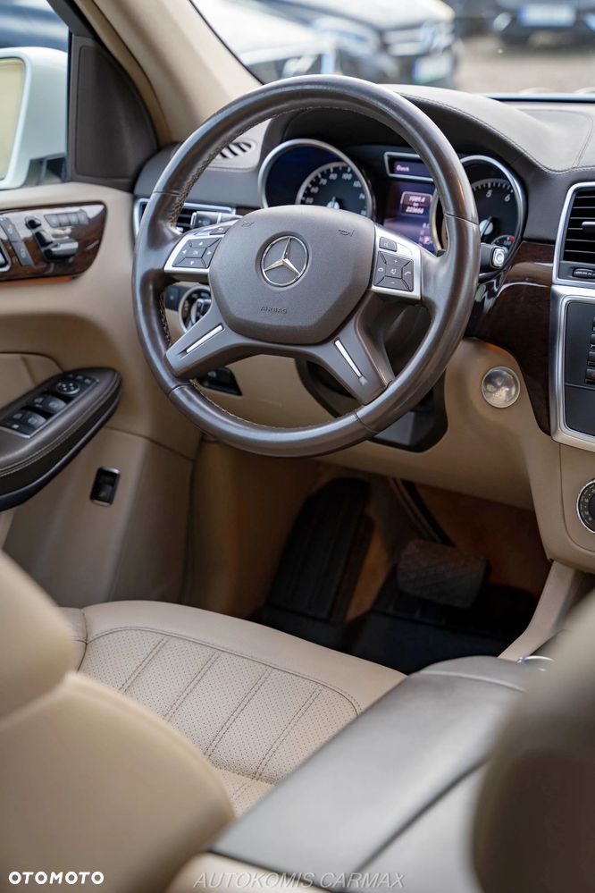 Mercedes-Benz GL - 21