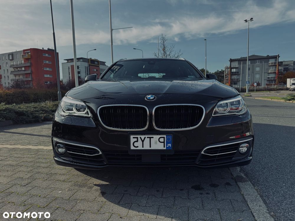 BMW Seria 5 525d xDrive - 29