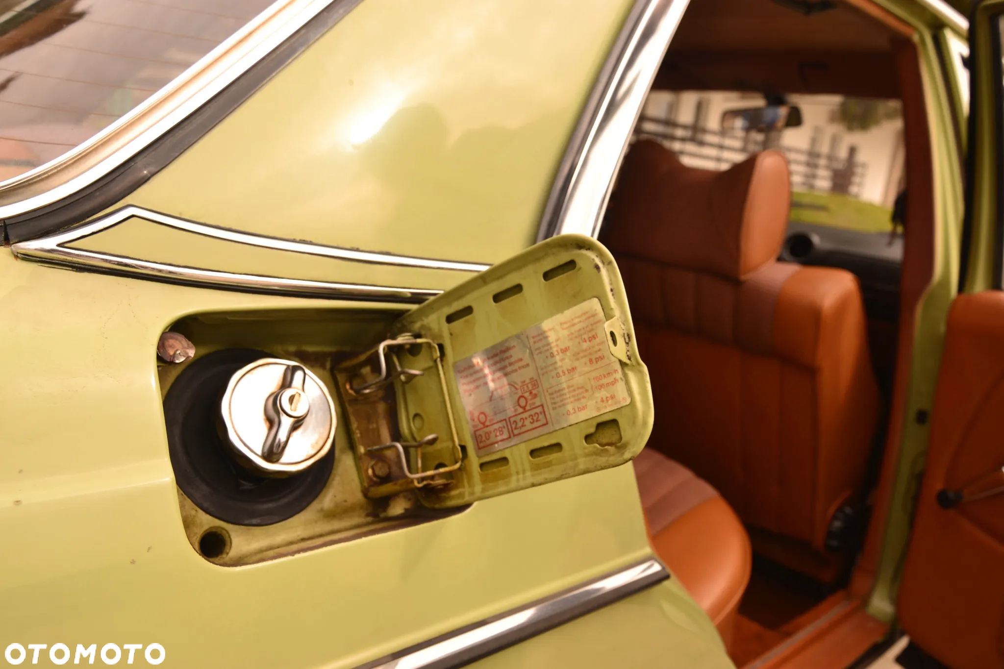 Mercedes-Benz W123 - 21