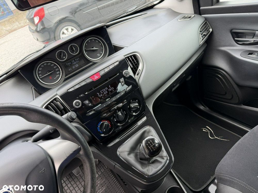 Lancia Ypsilon 0.9 Black&Red S&S - 18