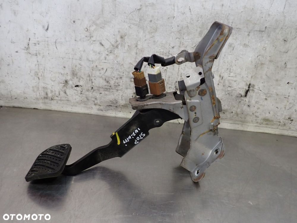 PEDAŁ HAMULCA INFINITI M37X - 1