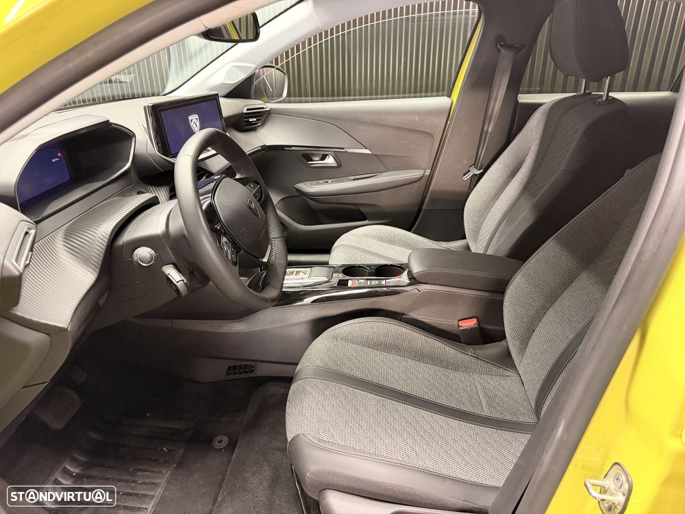 Peugeot e-208 Allure - 10
