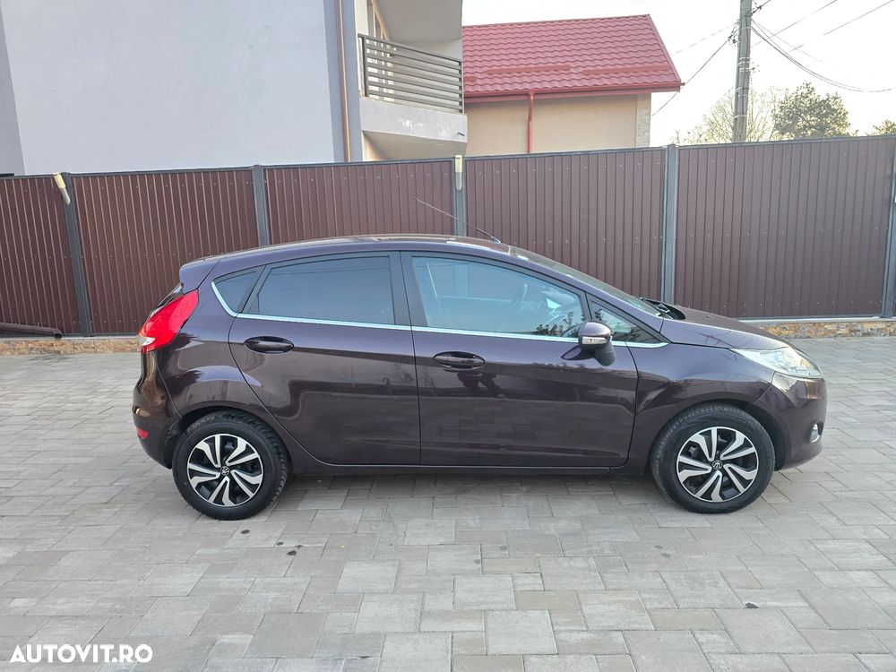 Ford Fiesta 1.6 TDCI Titanium - 10