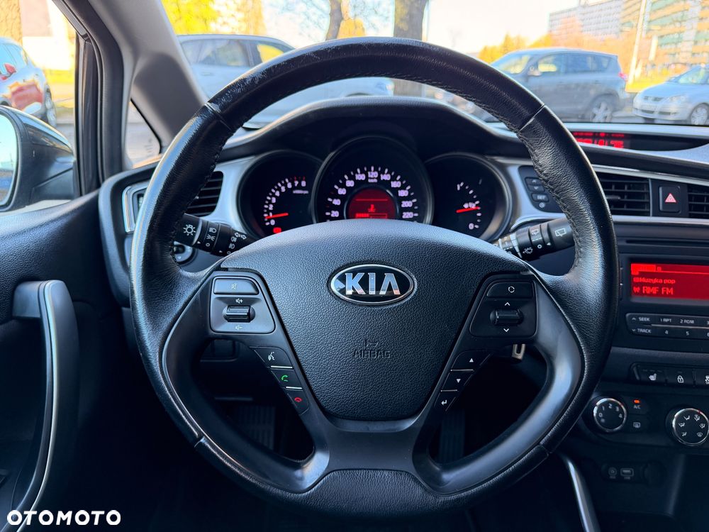 Kia Ceed 1.4 CVVT Attract - 17