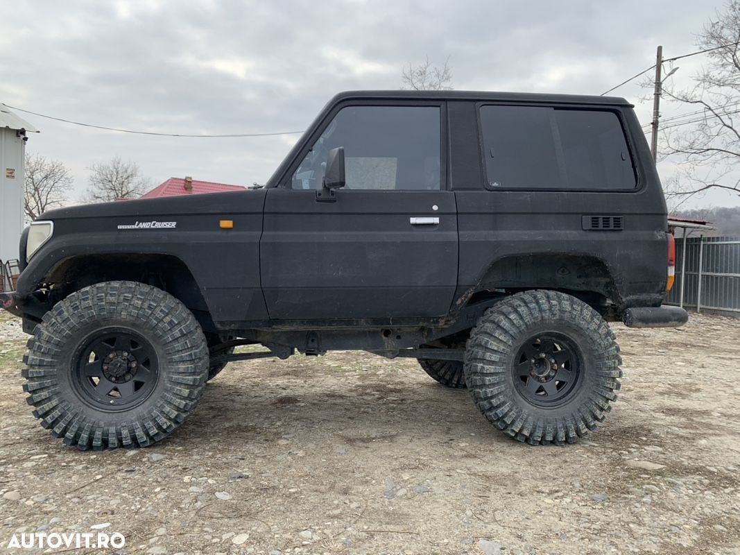 Toyota Land Cruiser - 1