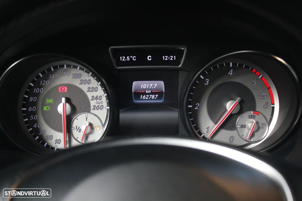 Mercedes-Benz CLA 180 d Urban - 10