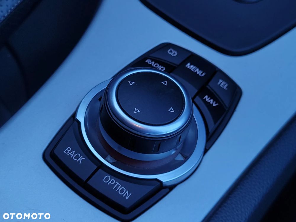 BMW Seria 3 318d DPF - 23