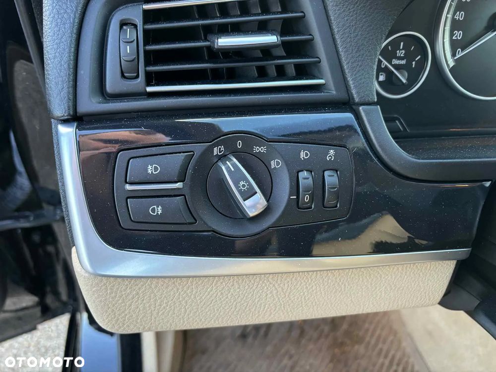 BMW Seria 5 520d xDrive - 25