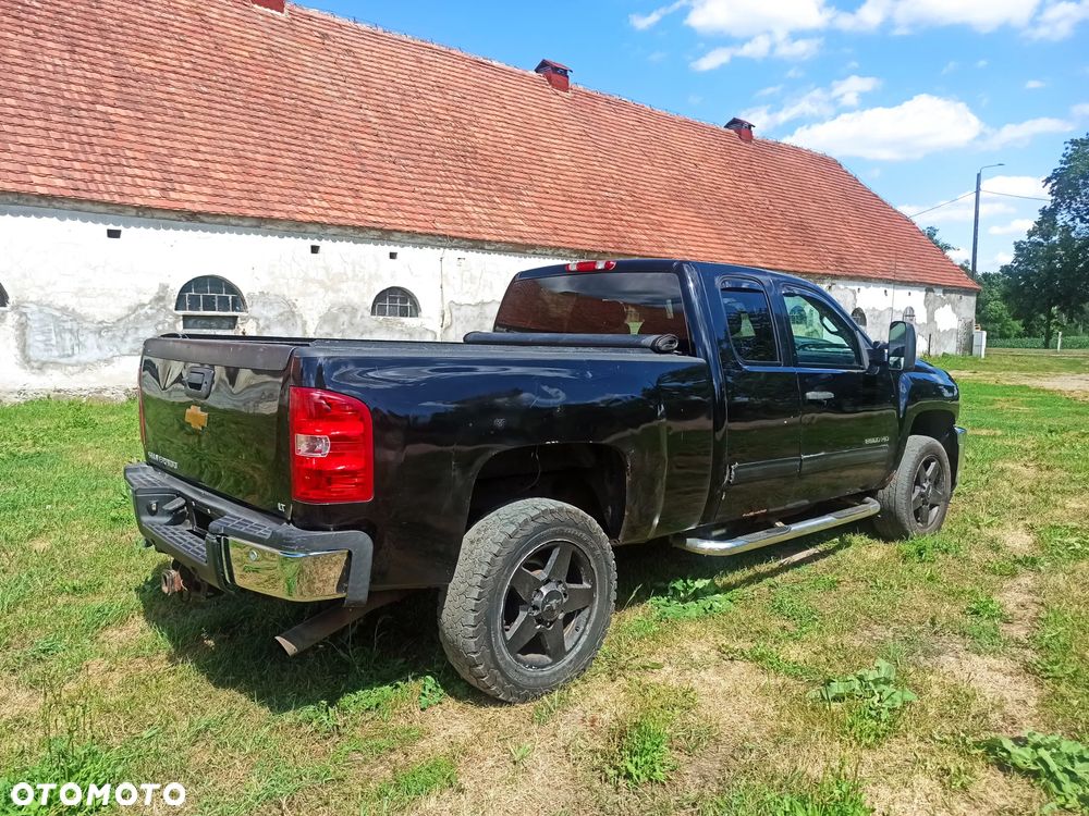 Chevrolet Silverado - 3